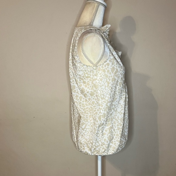 ⭐️LOFT Animal Ruffle Top - Picture 3 of 9